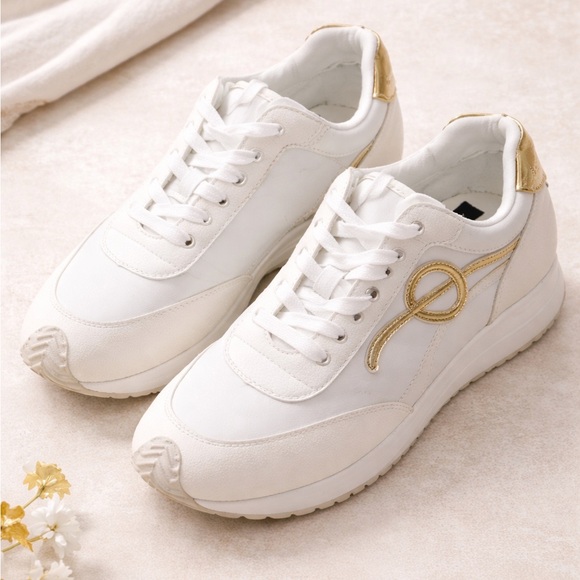 Aqua Shoes - Aqua Women's White and Gold Sneakers